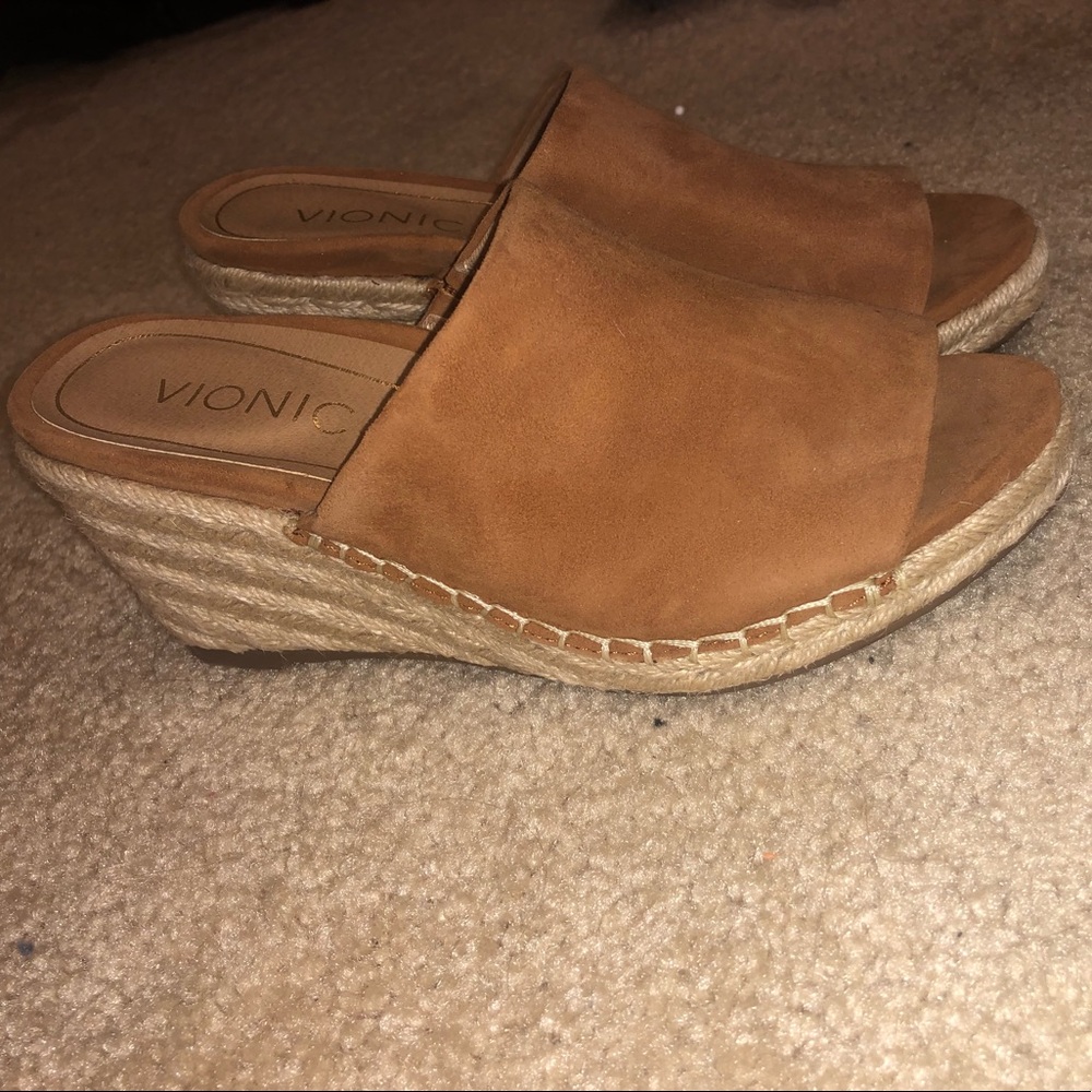 Vionic wedges